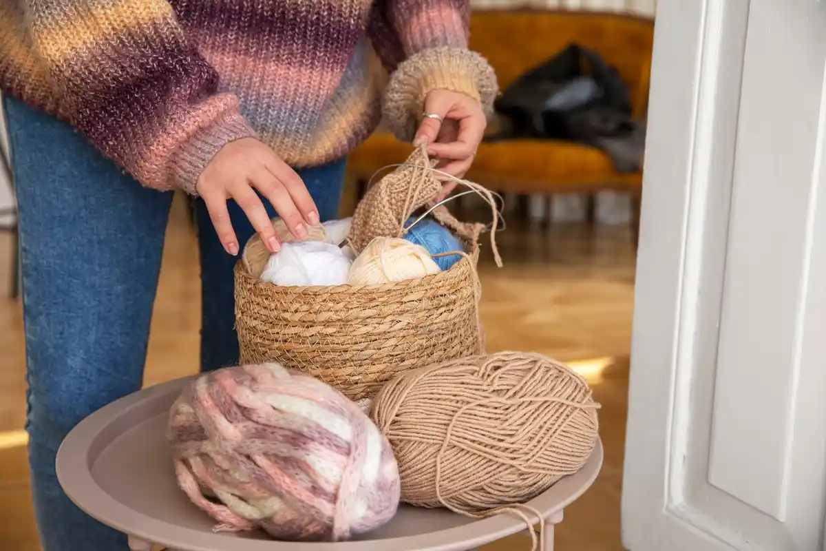 dutch people knitting yarn cozy home craft tips