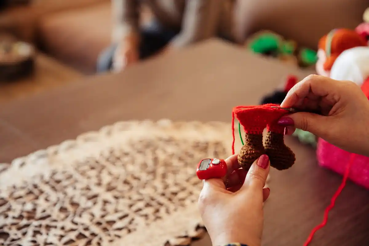 Short DIY crafting sessions at home