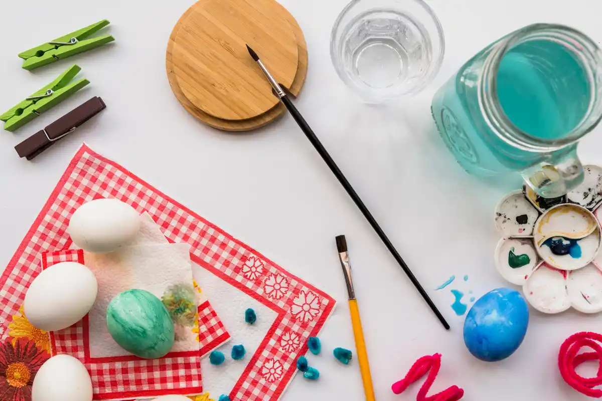 simple handmade crafts natural materials DIY creative Netherlands