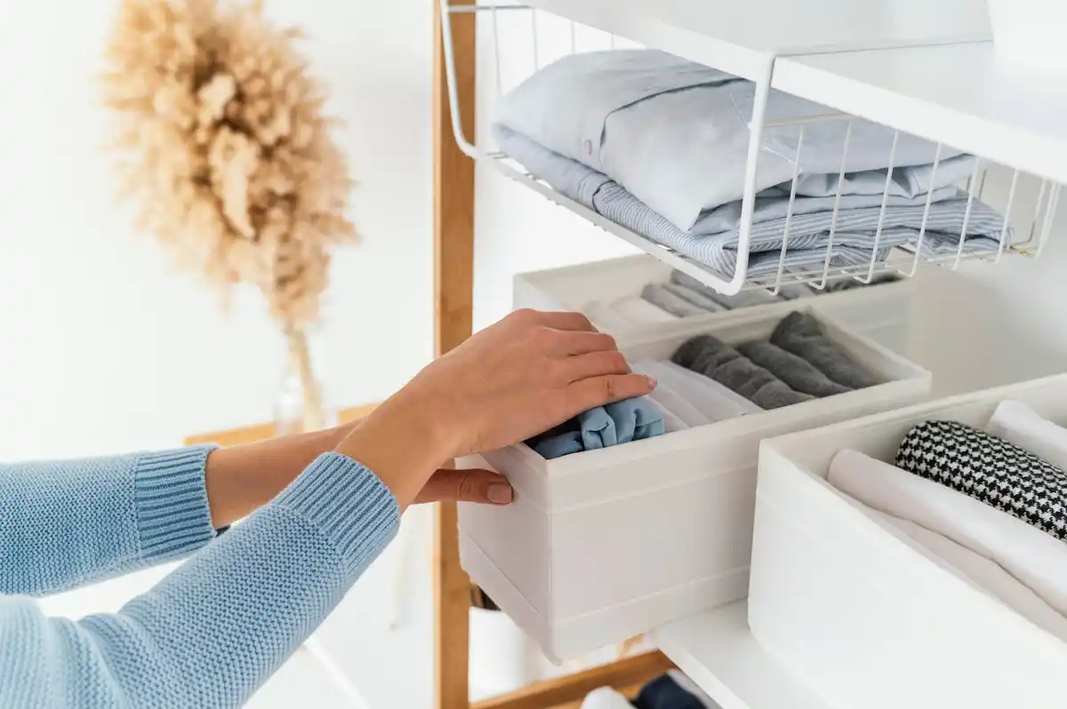 quick closet decluttering baskets