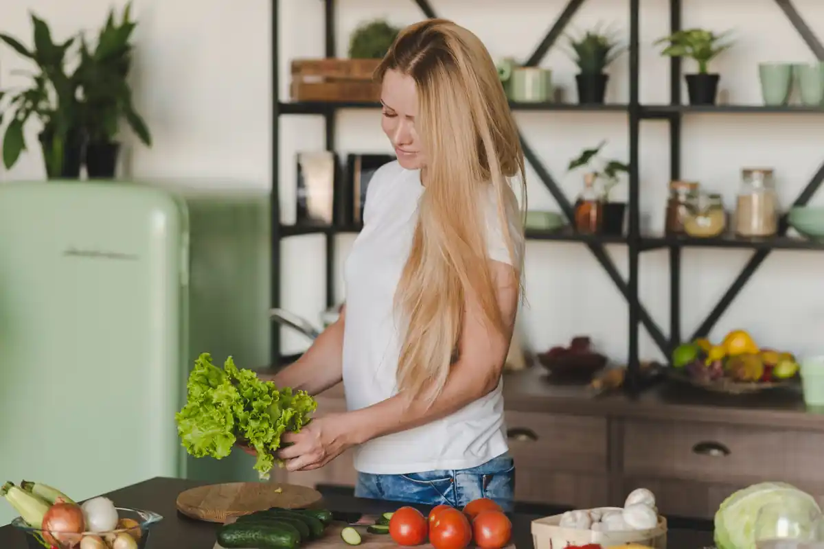 organizing fresh vegetables storage in fridge tips