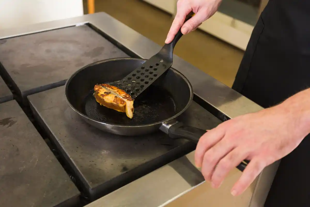 burnt pan cleaning methods