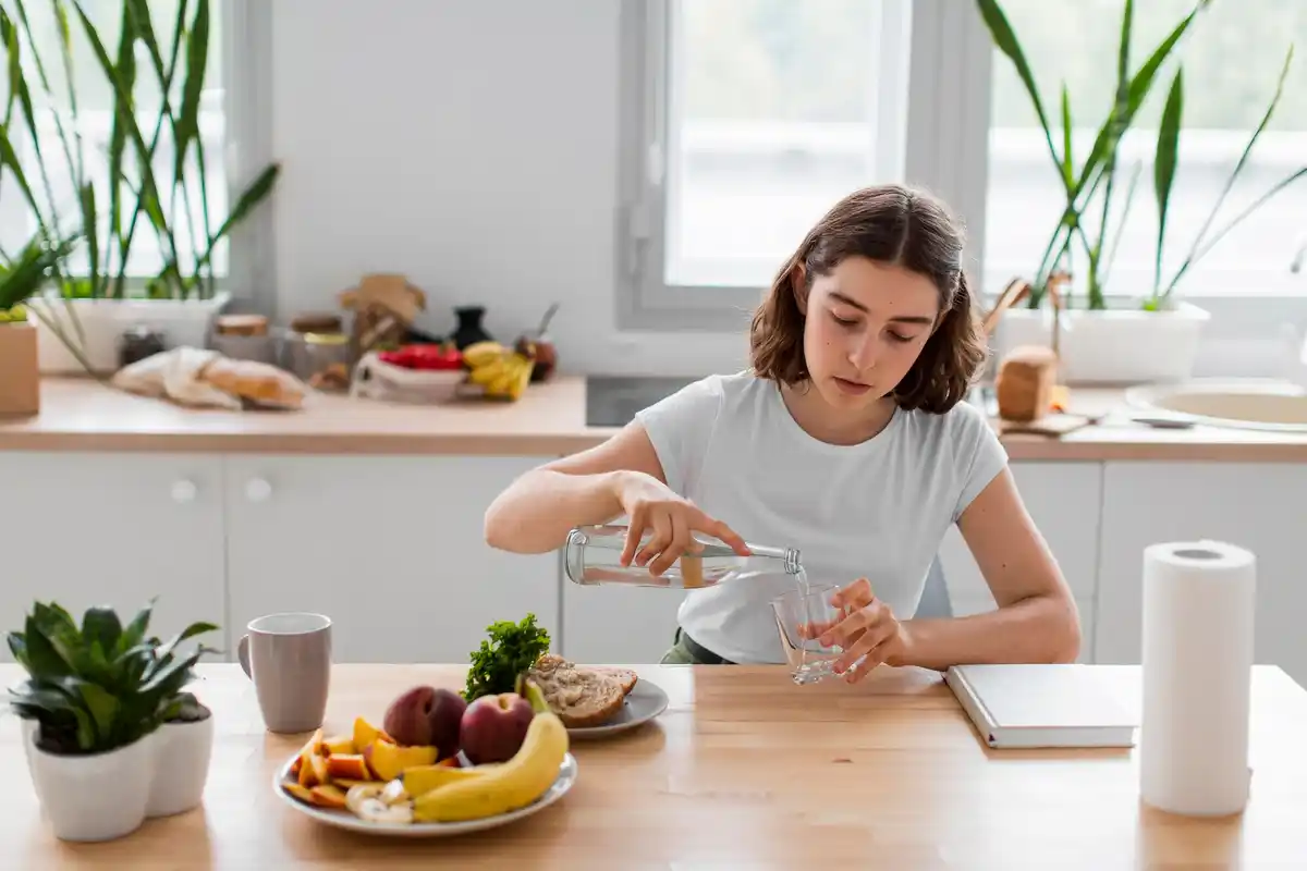 morning healthy routine glass of water
